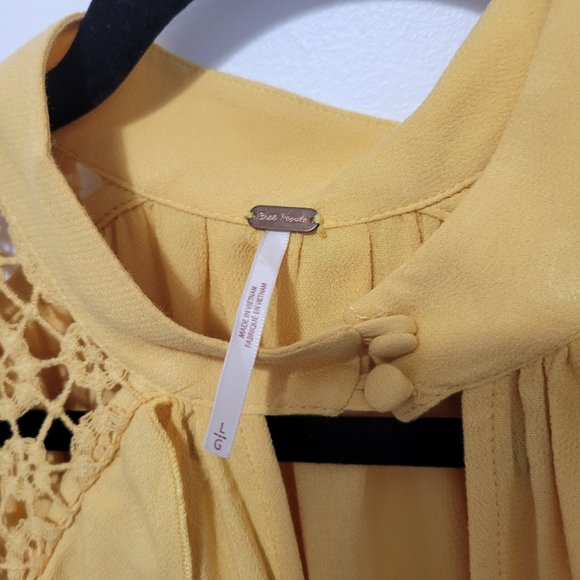 Free People Yellow Blouse Large NWT - Picture 9 of 13